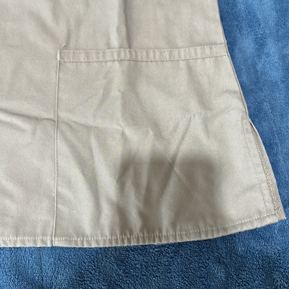 Scrub top - Picture 4 of 6